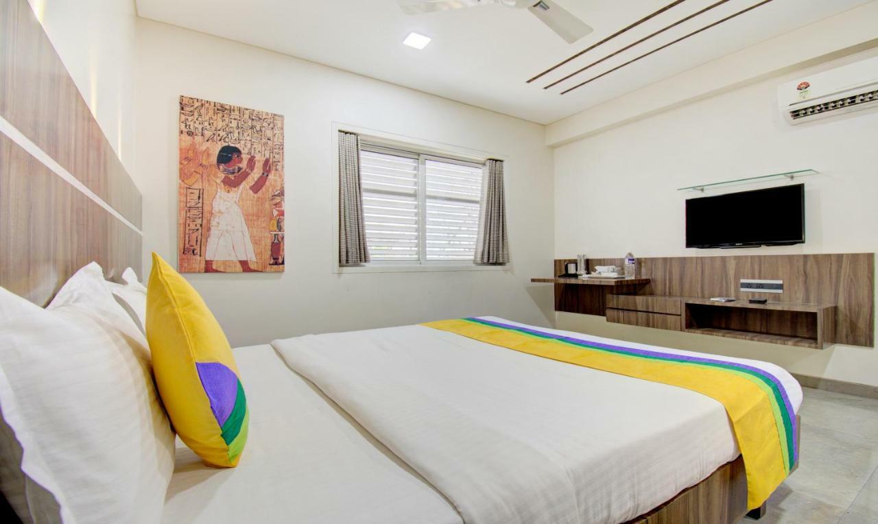 Treebo Lalaji'S Executive Hotel Aurangabad  Bagian luar foto